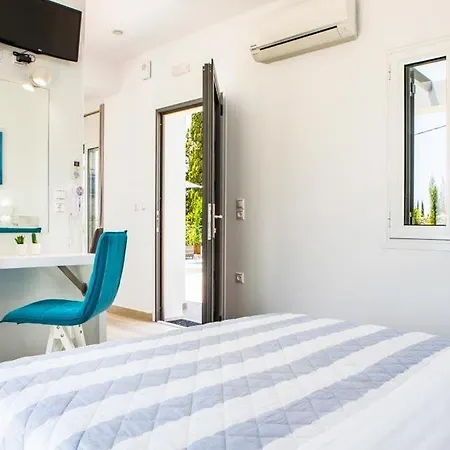 Villa Sleeps 3 Pool Air Con Wifi *