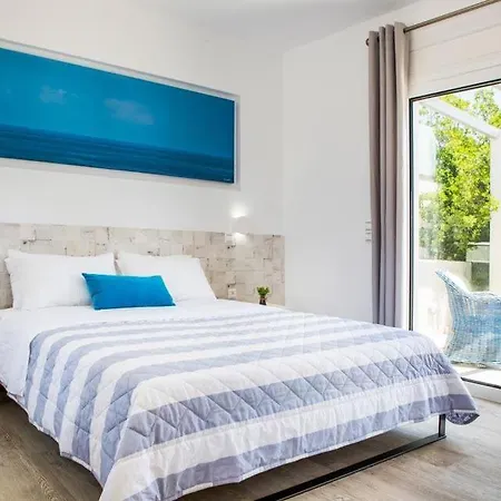 Sleeps 3 Pool Air Con Wifi * Мусата